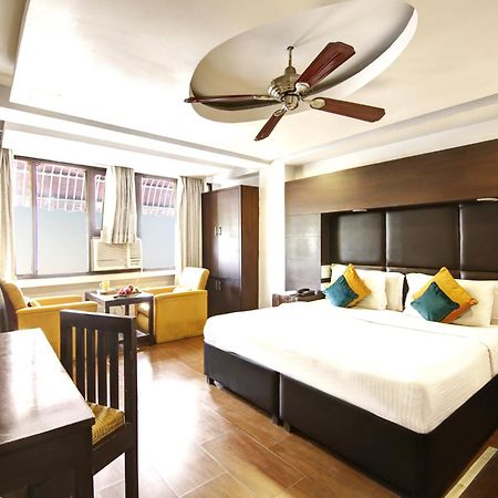 Hotel Bb Palace Дели Экстерьер фото