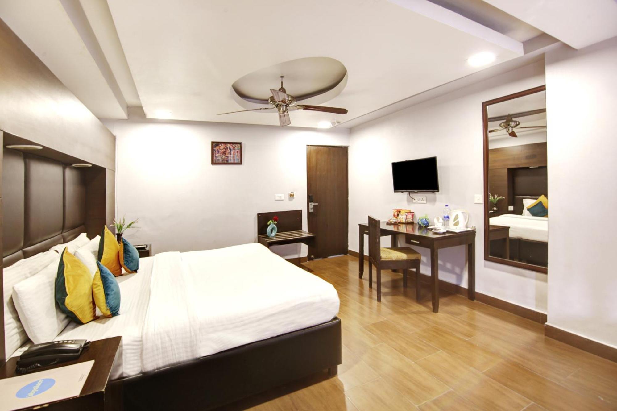 Hotel Bb Palace Дели Экстерьер фото