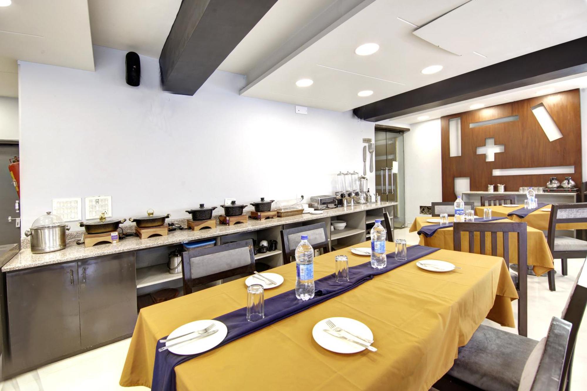 Hotel Bb Palace Дели Экстерьер фото