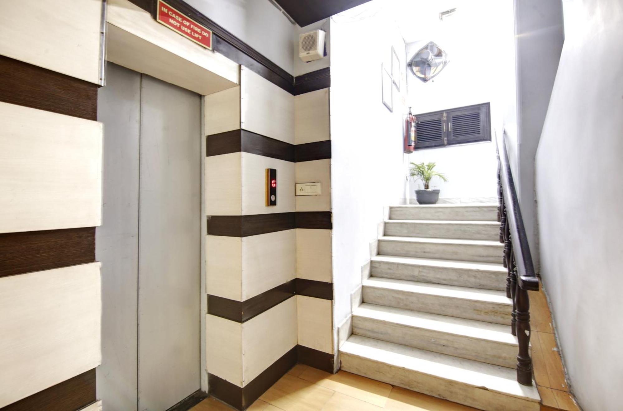 Hotel Bb Palace Дели Экстерьер фото
