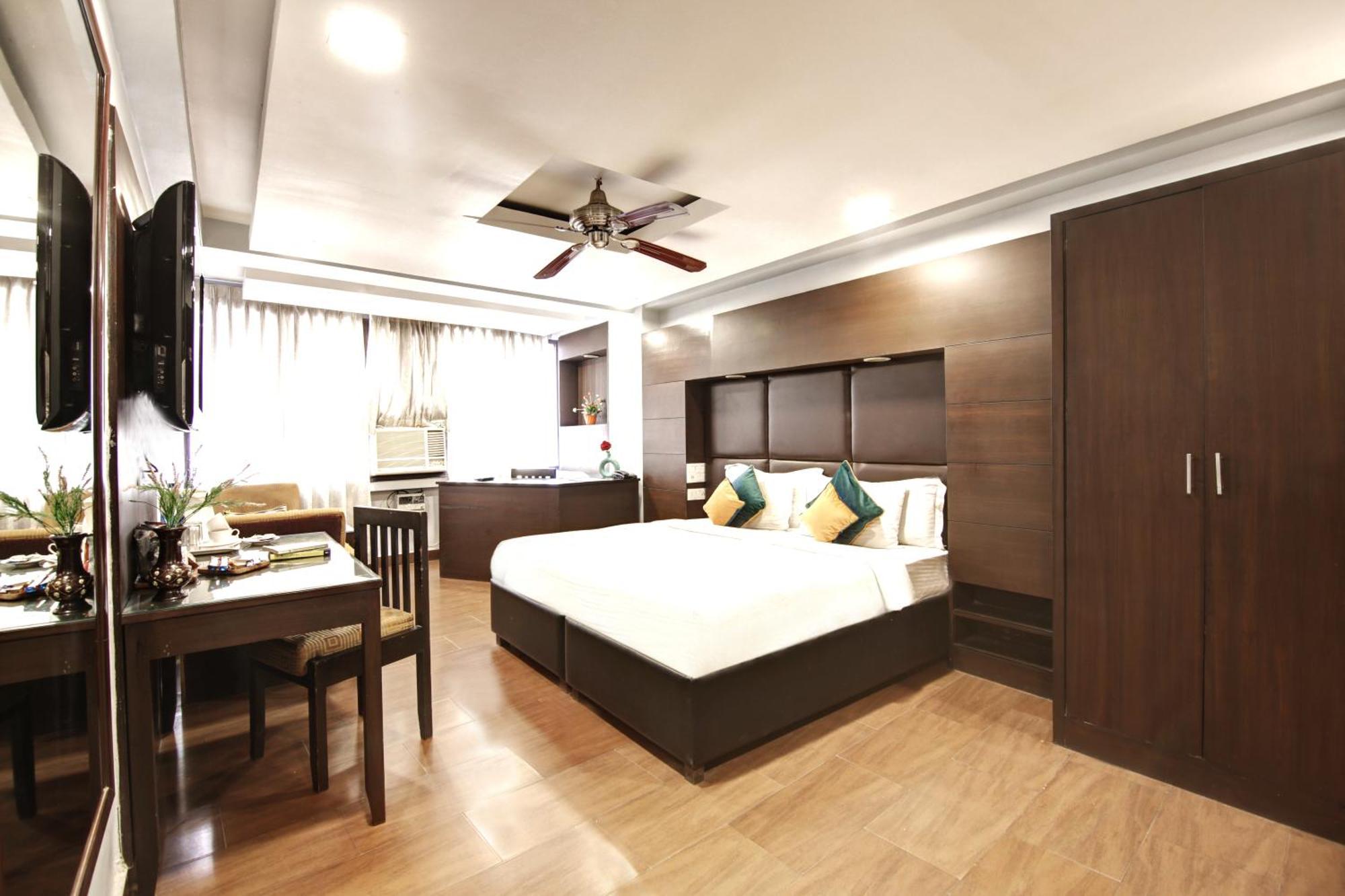 Hotel Bb Palace Дели Экстерьер фото